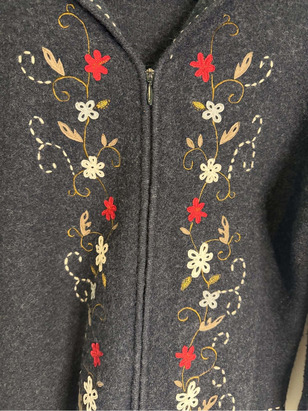 Pendleton Gray 100% Virgin Wool Floral Embroidered Full Zip Cardigan Sweater - Picture 6 of 6